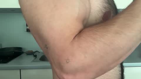 Snapshot of musclehair3 chatting on 06/06/26, 08:52 musclehair3 online show from 06/06/26, 08:52