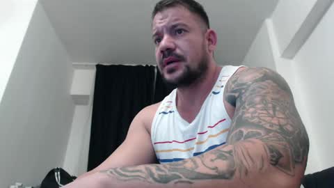 Snapshot of musclemonster31 chatting on 01/01/25, 01:37 MuscleMonster31 online show from 01/01/25, 01:37