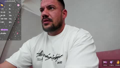 Snapshot of musclemonster31 chatting on 01/01/25, 05:01 MuscleMonster31 online show from 01/01/25, 05:01