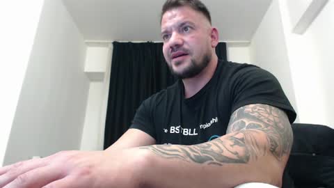 Snapshot of musclemonster31 chatting on 01/08/25, 03:50 MuscleMonster31 online show from 01/08/25, 03:50