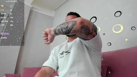 Snapshot of musclemonster31 chatting on 02/02/25, 10:39 MuscleMonster31 online show from 02/02/25, 10:39