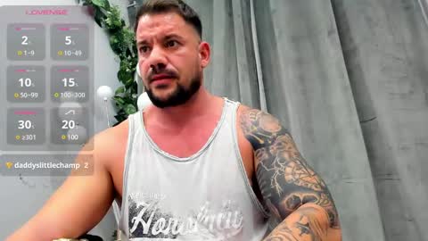 Snapshot of musclemonster31 chatting on 02/11/25, 12:16 MuscleMonster31 online show from 02/11/25, 12:16