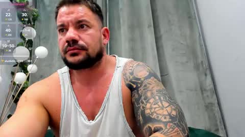Snapshot of musclemonster31 chatting on 02/15/25, 05:09 MuscleMonster31 online show from 02/15/25, 05:09