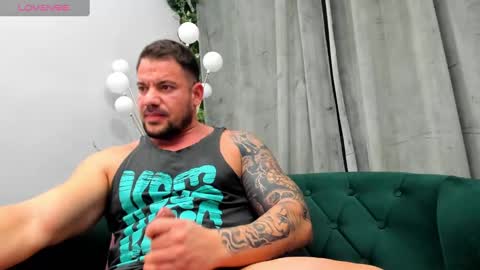 Snapshot of musclemonster31 chatting on 02/18/25, 01:54 MuscleMonster31 online show from 02/18/25, 01:54