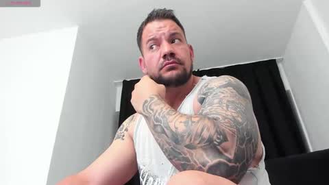 Snapshot of musclemonster31 chatting on 09/15/25, 01:05 MuscleMonster31 online show from 09/15/25, 01:05