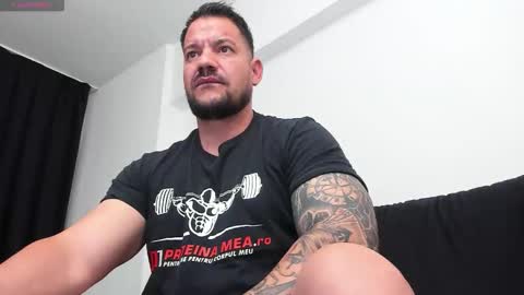 Snapshot of musclemonster31 chatting on 09/26/25, 11:20 MuscleMonster31 online show from 09/26/25, 11:20