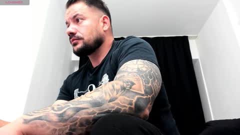 Snapshot of musclemonster31 chatting on 10/09/25, 04:54 MuscleMonster31 online show from 10/09/25, 04:54