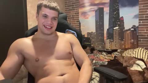 Snapshot of musclephantom chatting on 10/10/25, 07:57 Egor online show from 10/10/25, 07:57