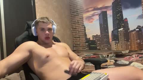 Snapshot of musclephantom chatting on 10/22/25, 08:08 Egor online show from 10/22/25, 08:08