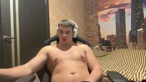 Snapshot of musclephantom chatting on 12/22/25, 09:56 Egor online show from 12/22/25, 09:56