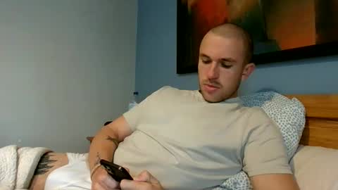 muscleshow00 online show from 11/19/25, 08:58