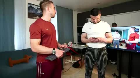 Snapshot of muscularfriend chatting on 05/15/26, 04:03 Ivan online show from 05/15/26, 04:03