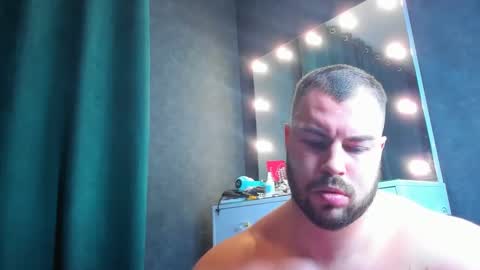 Snapshot of muscularjohnforu chatting on 02/10/25, 06:56 click icon for peach online show from 02/10/25, 06:56