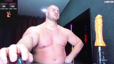 Snapshot of muscularjohnforu chatting on 03/11/25, 05:35 click icon for peach online show from 03/11/25, 05:35