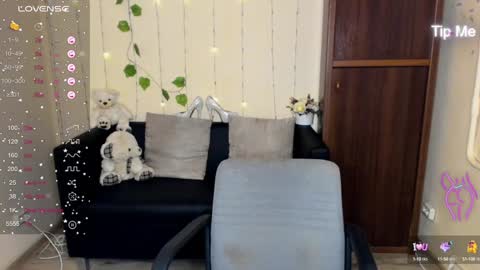 Snapshot of muse_kitty_jenia chatting on 01/18/25, 02:03 Jenya online show from 01/18/25, 02:03