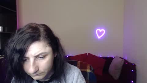 Jeneva online show from 12/15/25, 06:34