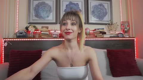 Luna  online show from 04/09/26, 08:36