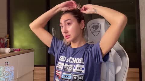 Snapshot of museleks chatting on 02/06/25, 01:38 Aleksa online show from 02/06/25, 01:38