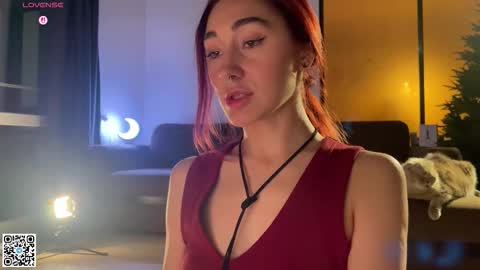 Snapshot of museleks chatting on 12/22/25, 12:40 Aleksa online show from 12/22/25, 12:40