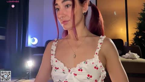 Snapshot of museleks chatting on 12/23/25, 01:47 Aleksa online show from 12/23/25, 01:47