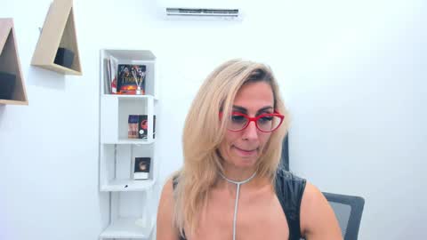 Diana online show from 01/26/25, 11:50