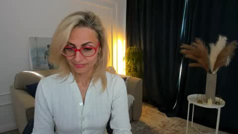Snapshot of museofstage chatting on 06/03/26, 02:33 Diana online show from 06/03/26, 02:33