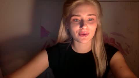 Snapshot of musescorner chatting on 10/17/25, 04:53 musescorner online show from 10/17/25, 04:53