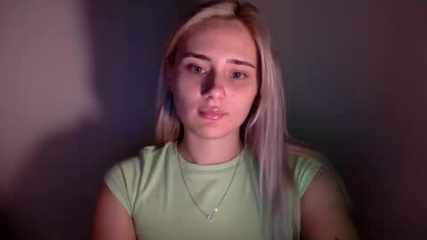 Snapshot of musescorner chatting on 11/11/25, 04:40 musescorner online show from 11/11/25, 04:40