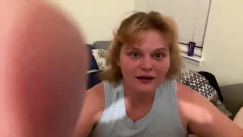 Snapshot of mushymummy000 chatting on 10/20/25, 02:34 mushymummy000 online show from 10/20/25, 02:34