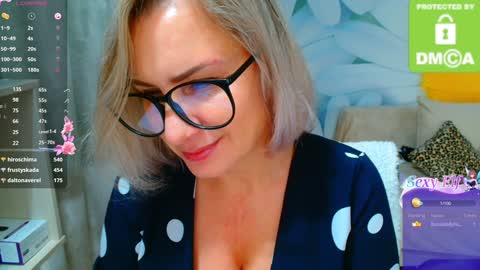 Snapshot of music_fairy chatting on 12/23/24, 01:03 Lana online show from 12/23/24, 01:03