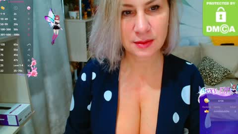 Snapshot of music_fairy chatting on 12/29/24, 09:17 Lana online show from 12/29/24, 09:17