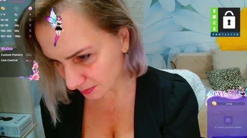 Snapshot of music_fairy chatting on 01/16/25, 08:11 Lana online show from 01/16/25, 08:11