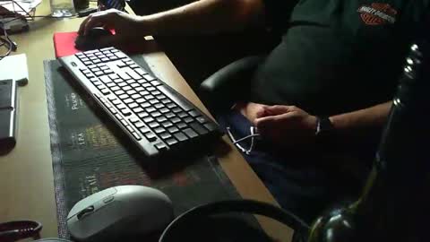 Snapshot of muso44 chatting on 03/02/25, 11:07 Muso online show from 03/02/25, 11:07