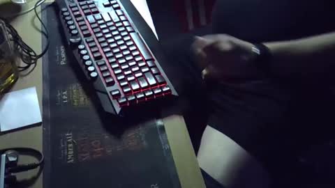 Snapshot of muso44 chatting on 09/19/25, 09:00 Muso online show from 09/19/25, 09:00