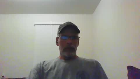 Snapshot of mustang_daddy chatting on 10/14/25, 06:36 307MountainMan online show from 10/14/25, 06:36