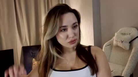 Nika online show from 09/19/25, 09:26