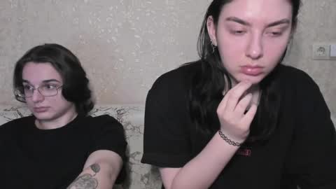 cute couple online show from 04/11/26, 01:15