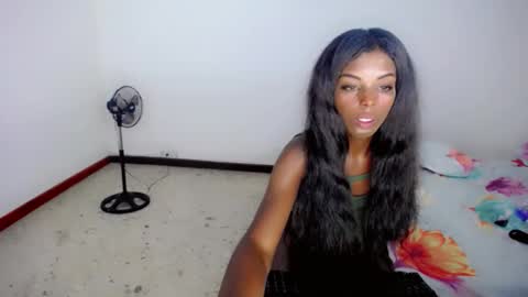 Snapshot of muyfer_latin_ts chatting on 05/18/26, 04:07 mayfer online show from 05/18/26, 04:07