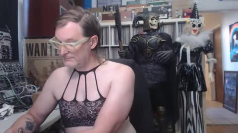 Muziknerd online show from 10/16/25, 09:16