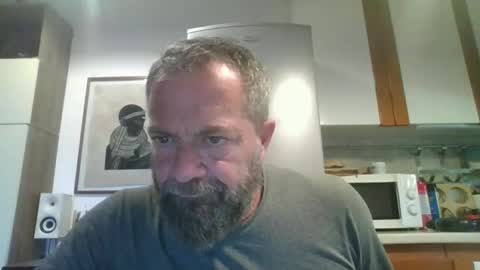 Snapshot of muzungu5 chatting on 11/04/25, 02:16 muzungu5 online show from 11/04/25, 02:16