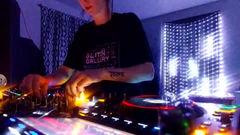 ghost mantis online show from 05/01/26, 02:38