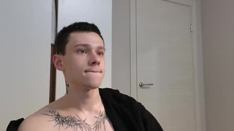 Snapshot of mvpzxc chatting on 10/24/25, 07:32 1x1 online show from 10/24/25, 07:32