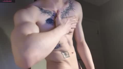 Snapshot of mvpzxc chatting on 10/26/25, 06:47 1x1 online show from 10/26/25, 06:47