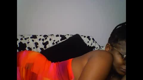 Snapshot of mwana69 chatting on 01/15/26, 12:26 mwana69 online show from 01/15/26, 12:26