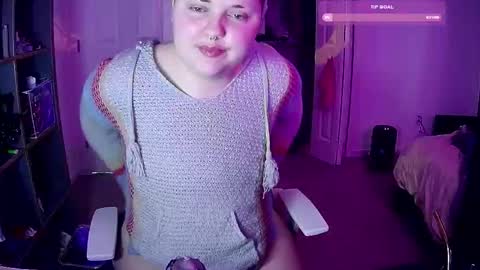 Snapshot of mxgoddex chatting on 03/07/25, 06:02 Caidra online show from 03/07/25, 06:02