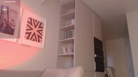Snapshot of my_hannah chatting on 12/15/24, 07:02 Hannah  welcome  online show from 12/15/24, 07:02