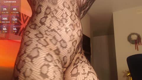 Snapshot of my_hannah chatting on 01/13/25, 02:00 Hannah  welcome  online show from 01/13/25, 02:00