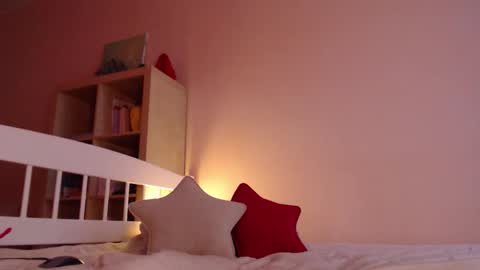 Snapshot of my_hannah chatting on 11/30/25, 07:56 Hannah welcome online show from 11/30/25, 07:56