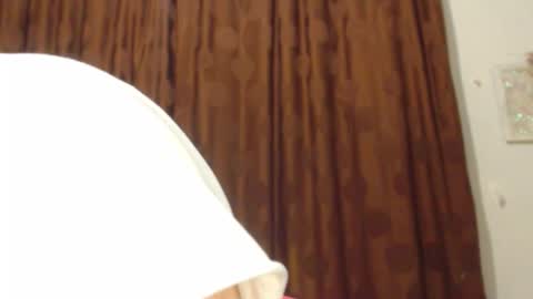     sara      i know you love me xoxox     online show from 12/16/25, 08:30