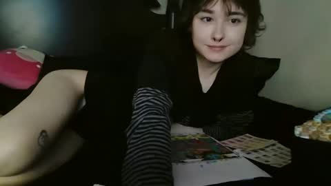 Snapshot of my_melody02 chatting on 10/31/25, 12:44 my_melody02 online show from 10/31/25, 12:44